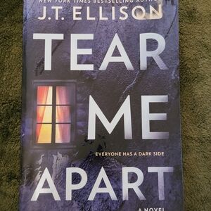 Tear Me Apart book by J.T. Ellison